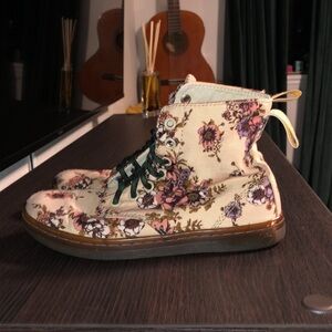 Floral doc martens